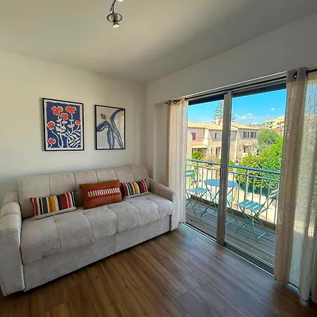 Les Jacinthes Proche Apartman *