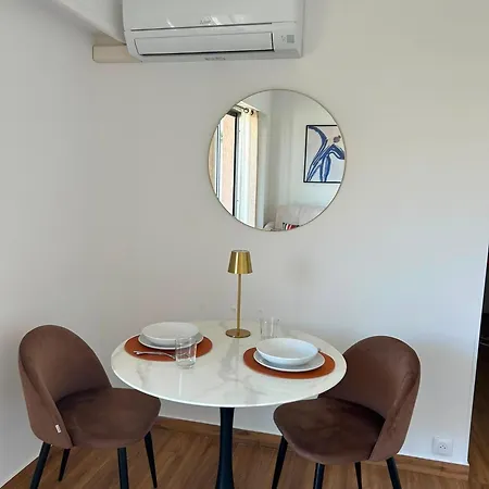 Les Jacinthes Proche Apartman
